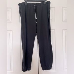 Black SO Perfect Jogger